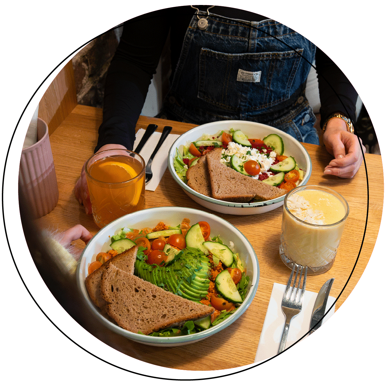 ST. LOUIS Café all day Lunch